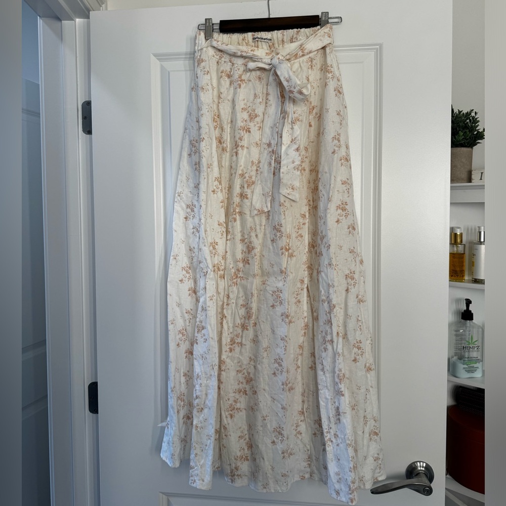 Palm Linen Two Piece
Color: Riso, size 2 - Picture 4 of 10